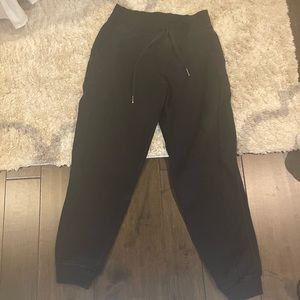 Black lululemon scuba joggers